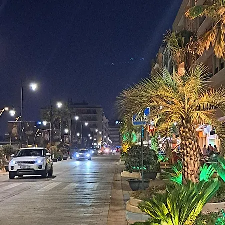 Sea Front إِستيبونا